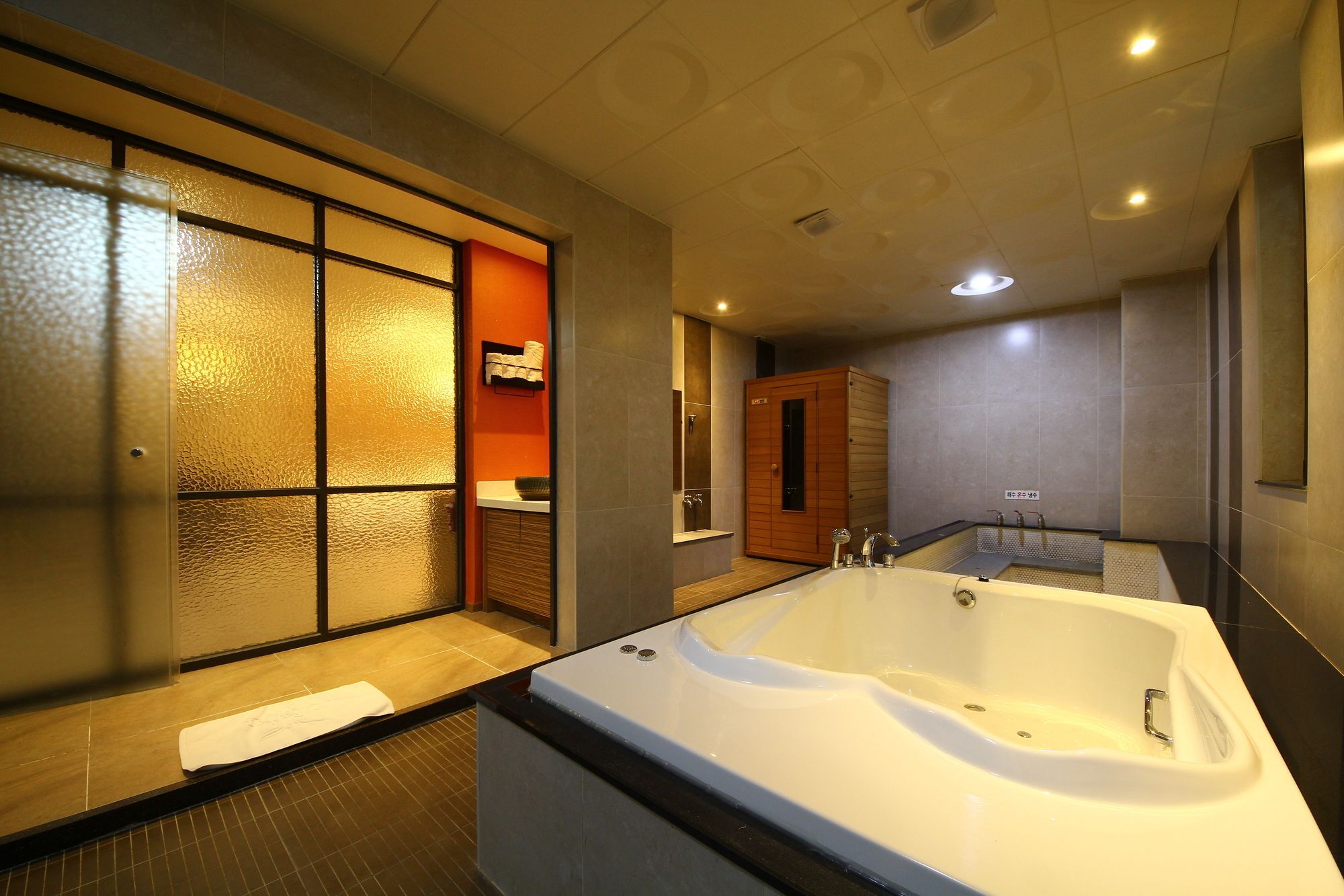 Habibi Hotel Инчон Экстерьер фото